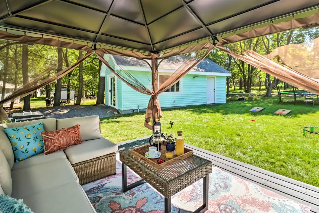 Holiday home Pocono Mountain Escape With Game Walk To Lake! Albrightsville